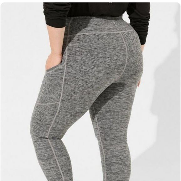 Active leggings with pockets - Picture 2 of 5